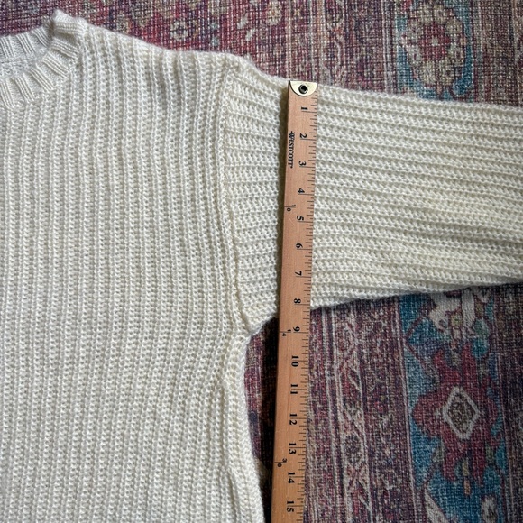 Uni Qlo Wool Mohair Acrylic Blend Cozy Cream Sweater Women’s medium - Picture 7 of 12
